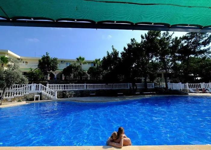 Larissa Hill 5* Konaklı