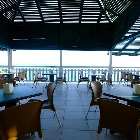 Larissa Hill 5* Konaklı