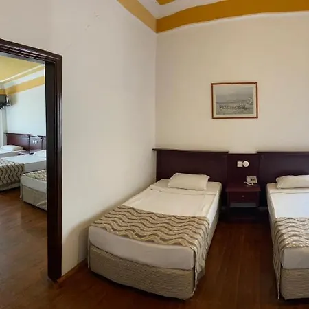 Larissa Hill Hotel Konaklı