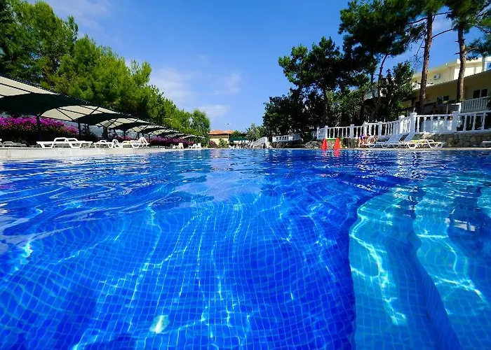 Larissa Hill 5* Konaklı